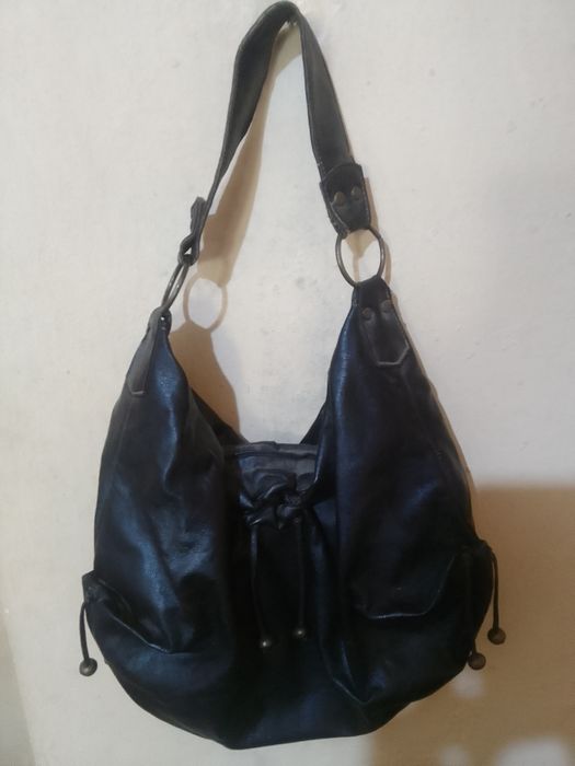 Черна дамска чанта