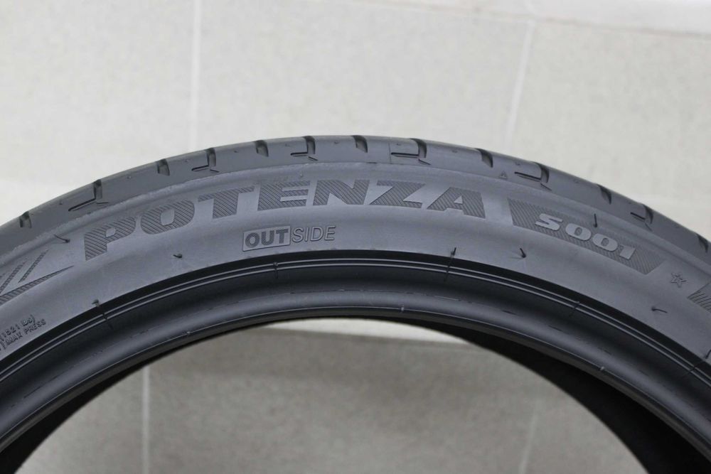 215/45-20 Bridgestone BMW i8