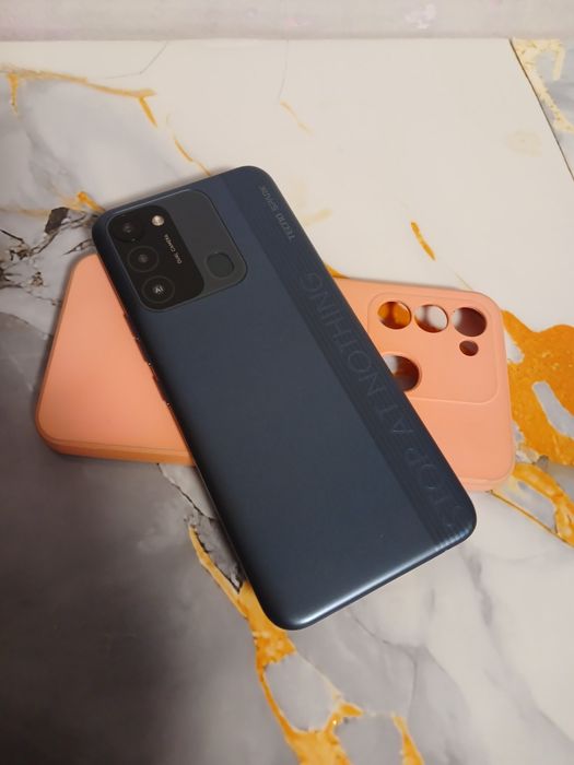 Продам телефон tecno spark 8c