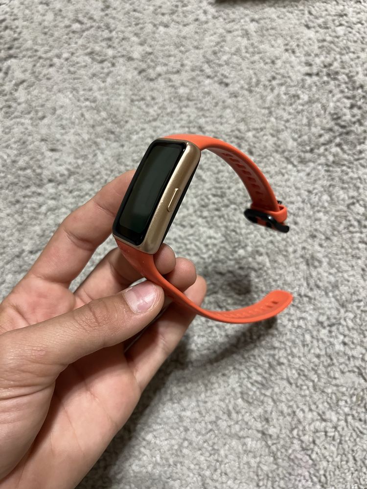 Huawei Band 6 смарт часовник