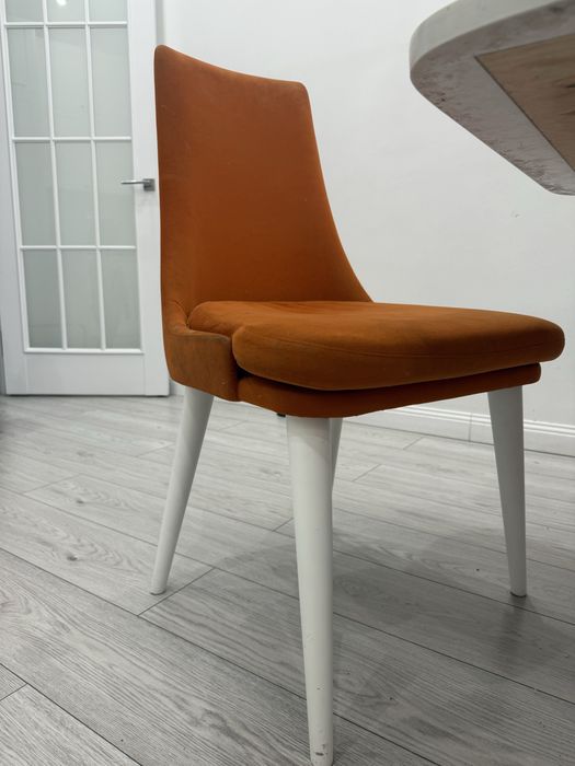 Продам стулья, с деревянными ножками, 11 штук,