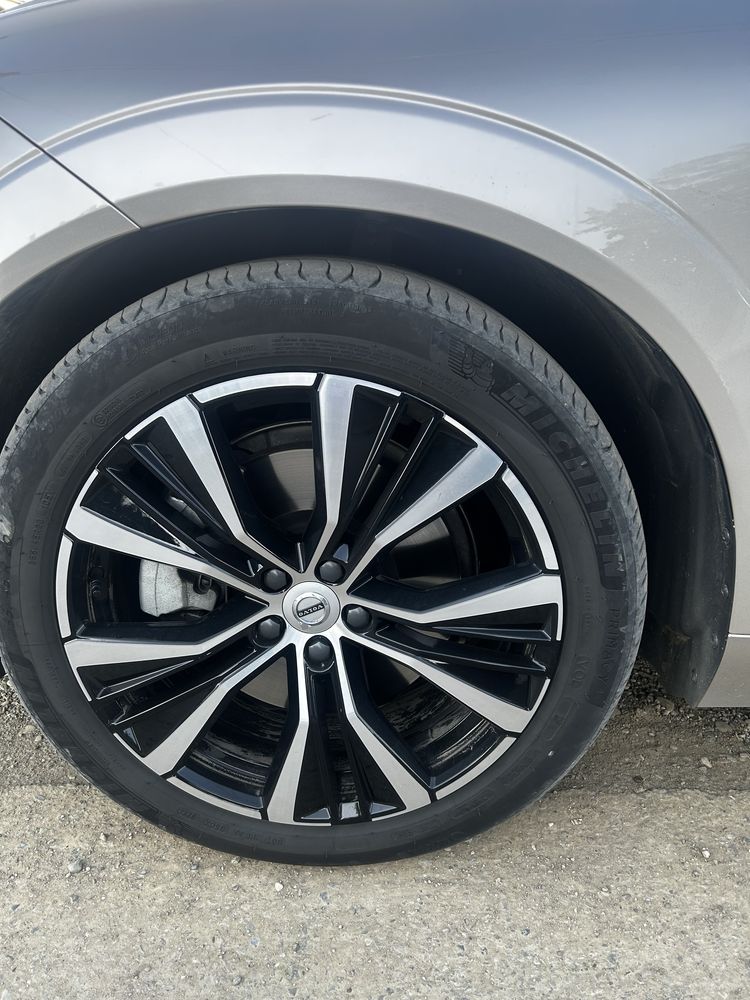 Volvo xc60  2024
