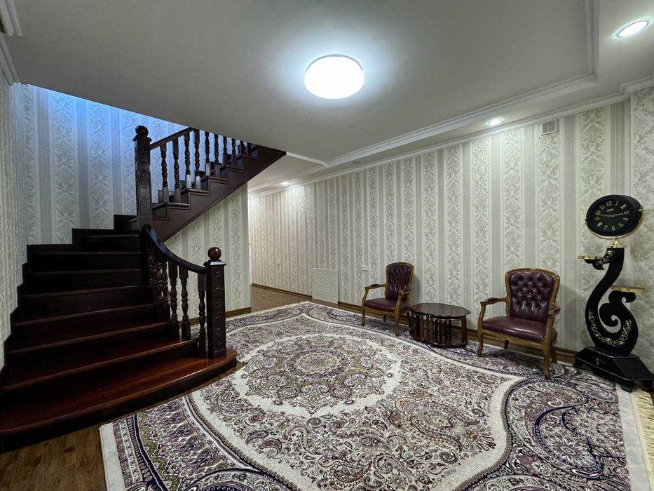 Tayyor 6 sotiqli hovli sotiladi