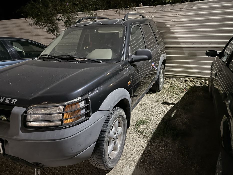 Vand sau schimb land rover