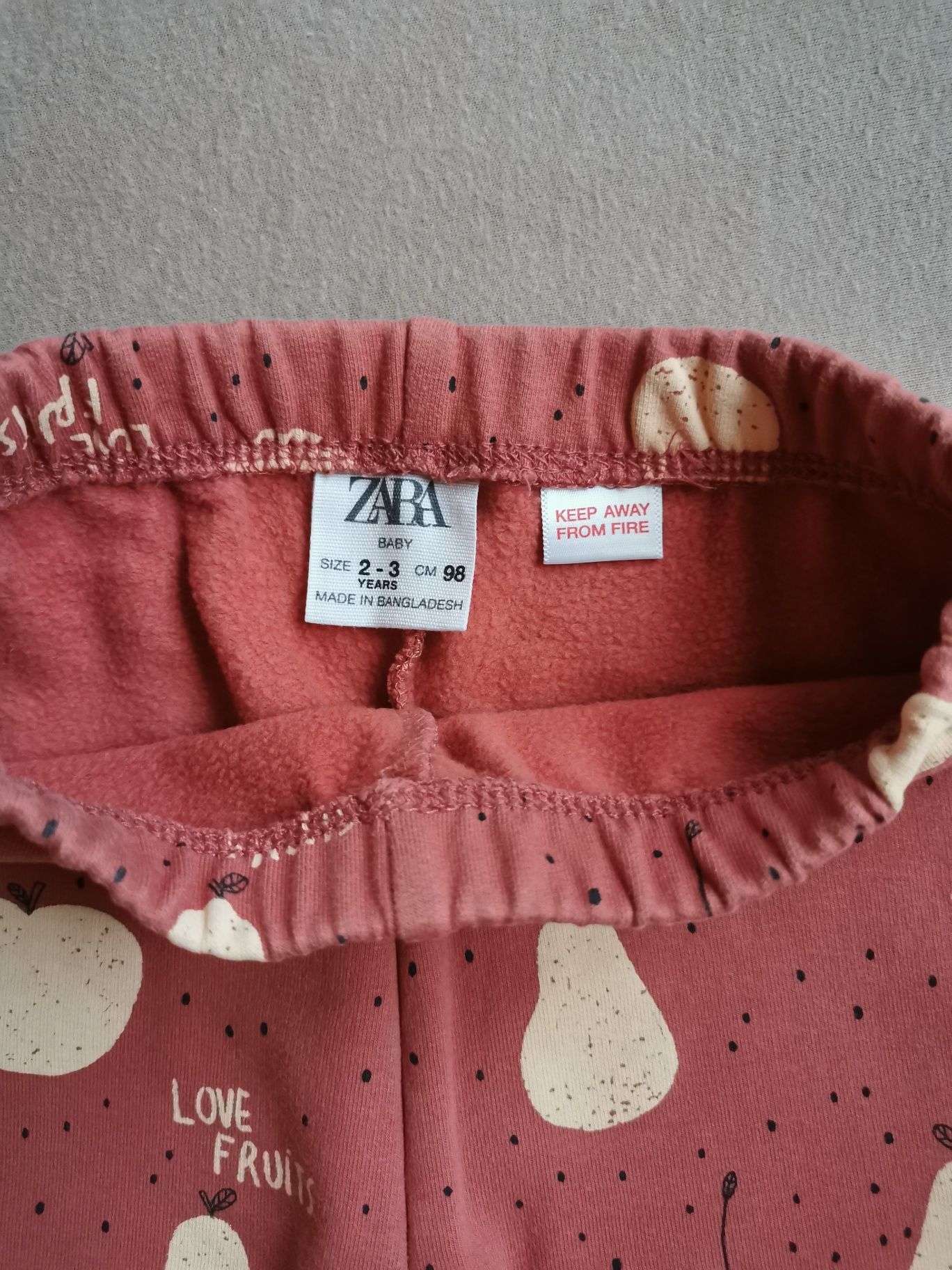 Pantaloni Zara 98
