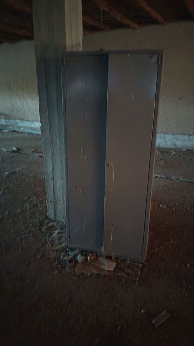 Продам металлический сейф