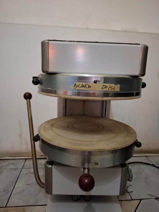 Masina de intins aluat pizza / nefolosit