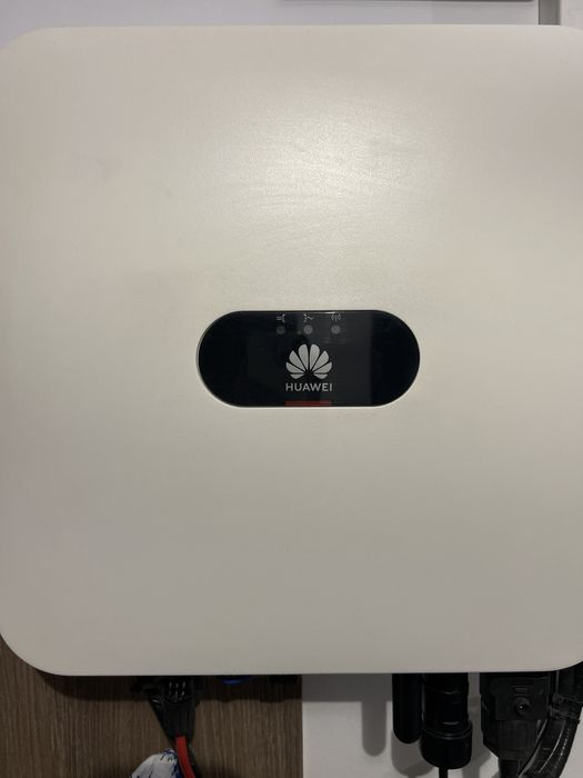 Se vinde invertor Huawei