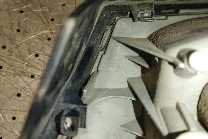 Lampa / Tripla stop dreapta pe aripa 1K6 945 112C Volkswagen VW Golf