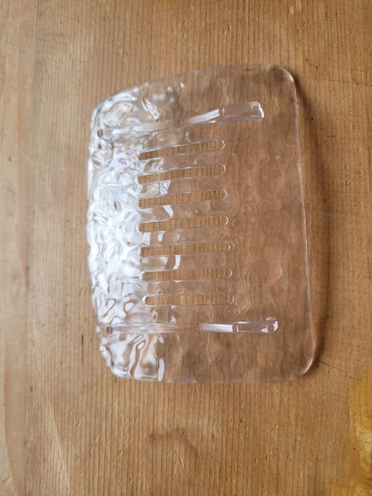 Suport transparent pentru sapun