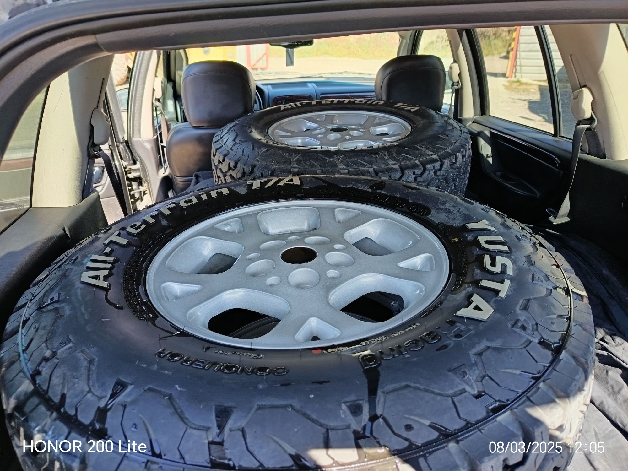 Кални Гуми ALL Terrain с джанти нови 235/85/16LT