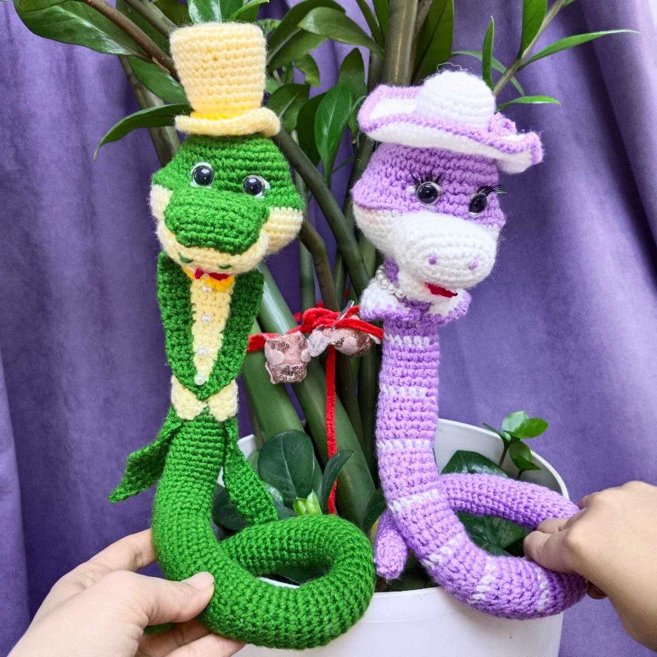 Вяжу на заказ, игрушки, подушки, шарфы, шали