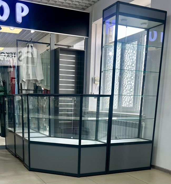 Продам витрины торговые