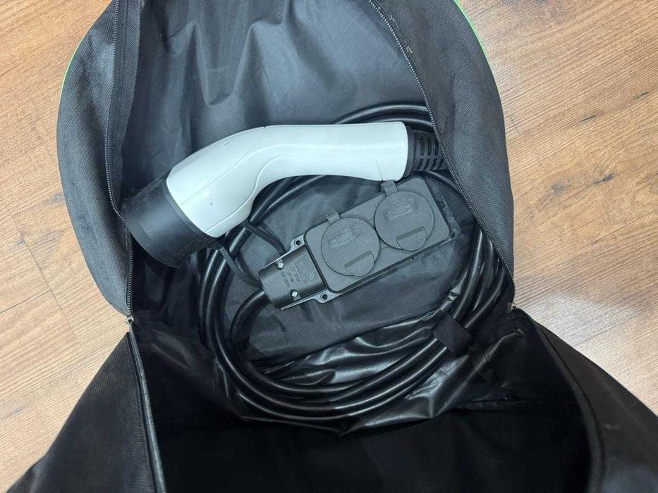 Адаптер Type 2→2×Schuko,16A,IP54—для подключения техники к EV-станциям