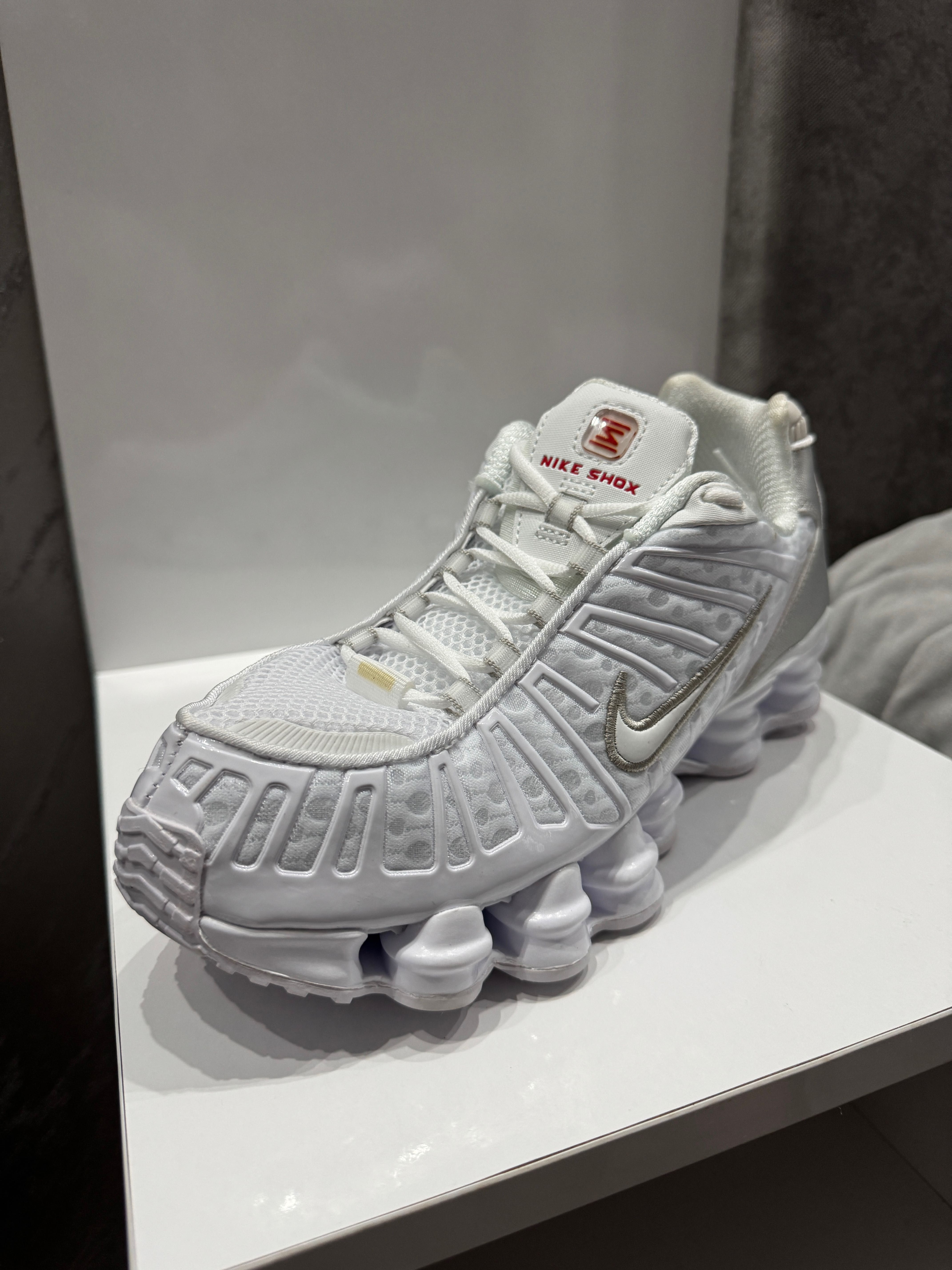 Nike shox tl нови
