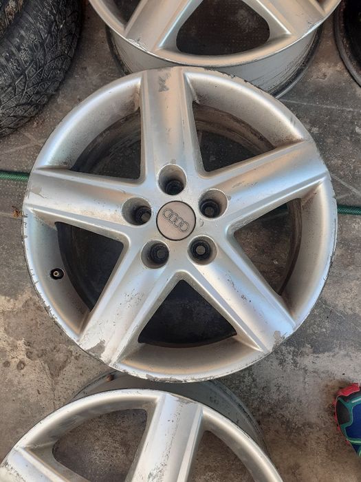 Set jante aliaj Audi pe 17 .stare buna
