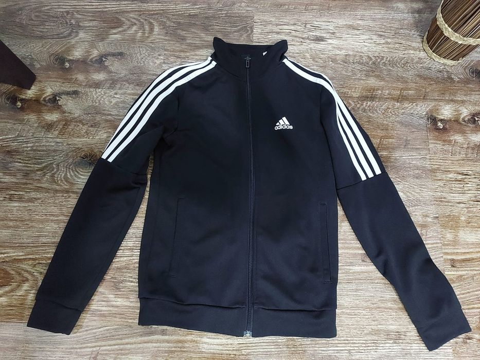 Vand hanorac Adidas!