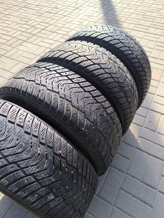 Продам зимние шины YOKOHAMA 215/55R17