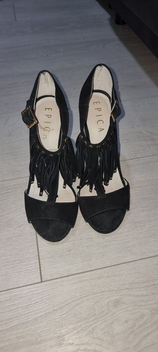 Sandale din piele intoarsa