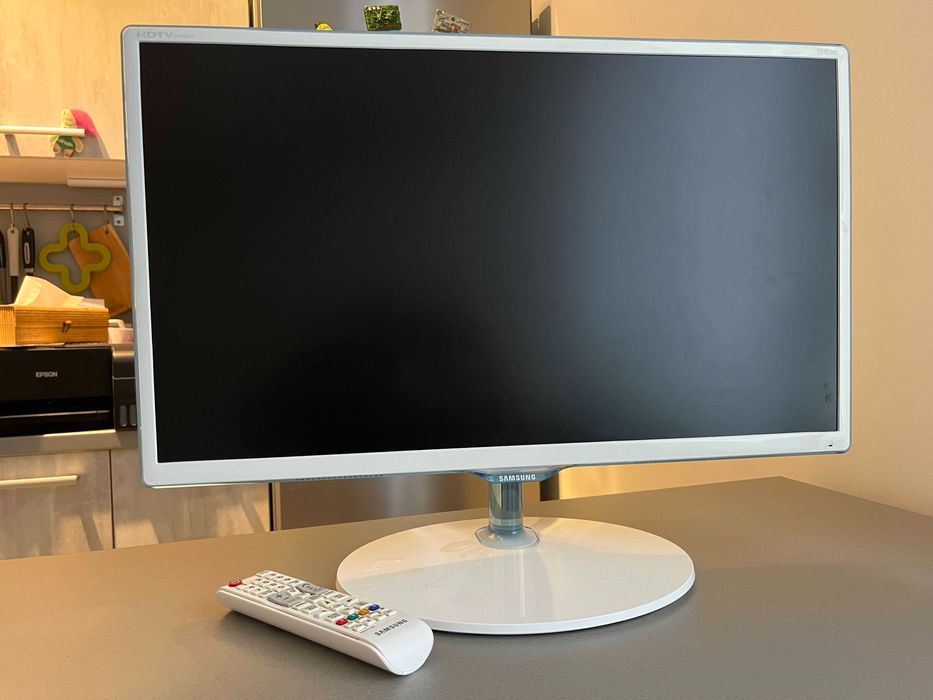 Телевизор Монитор Samsung 24" Full HD