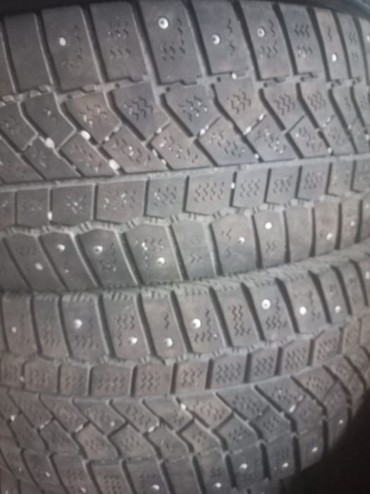 Продам комплект зимние резины на R17