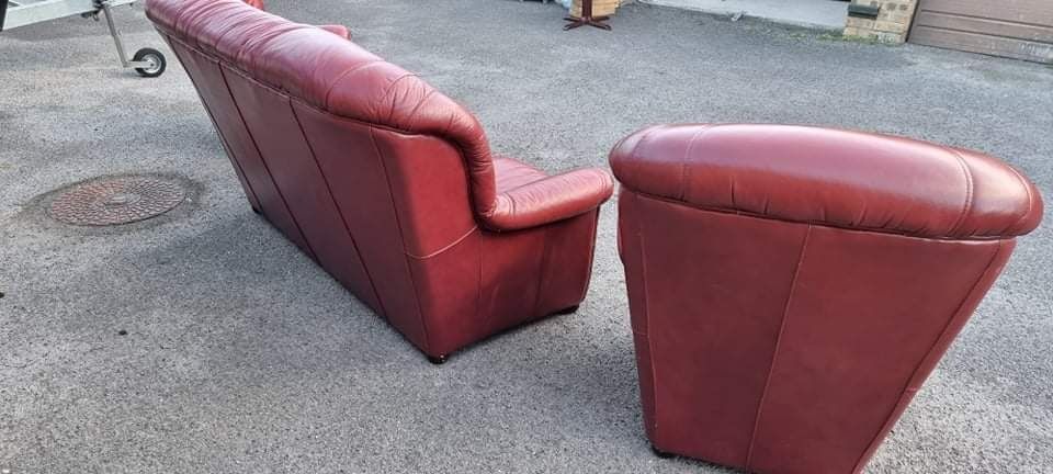 Canapea 3+1+1 piele visiniu insertie lemn negru