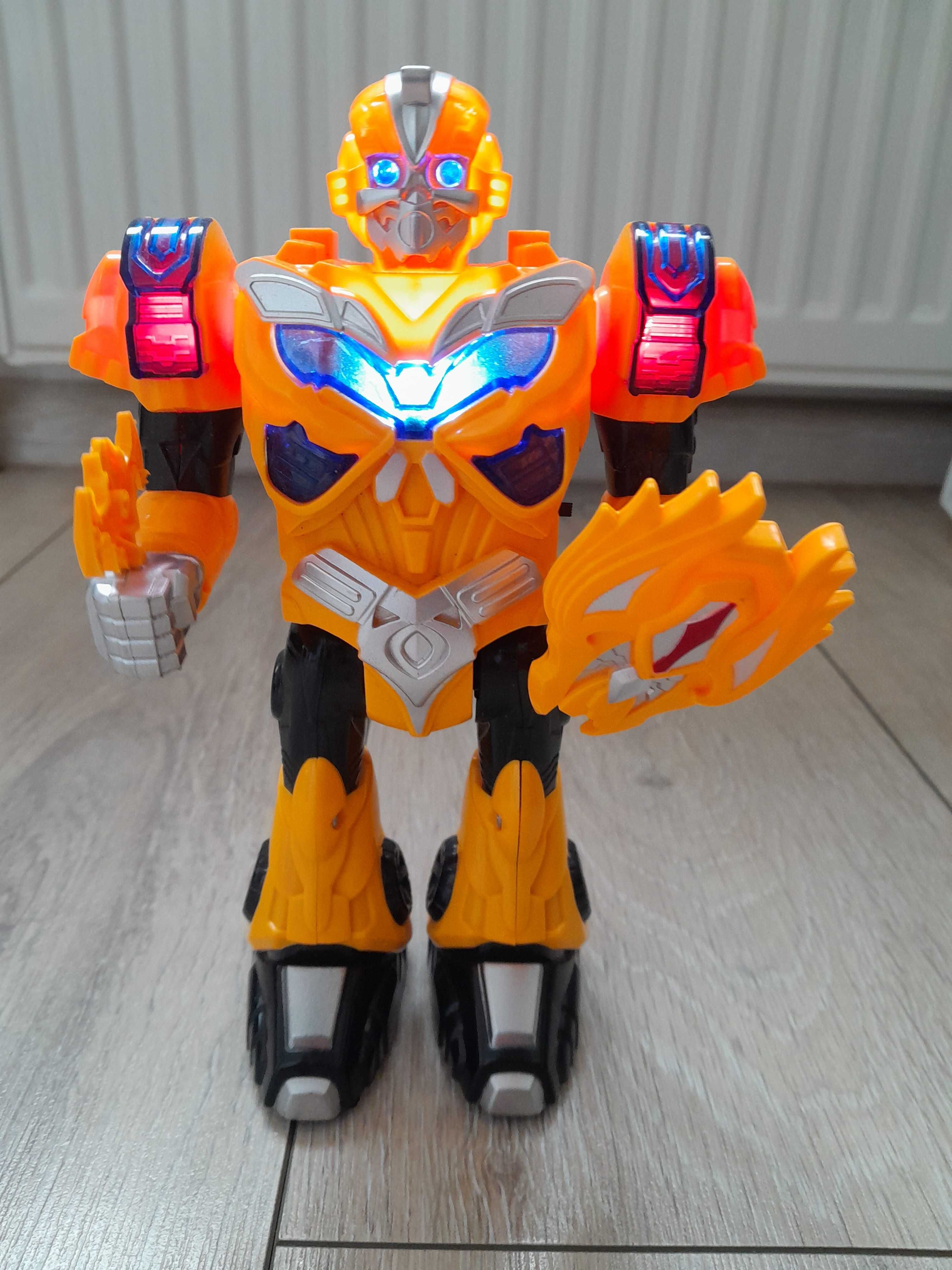 Jucarie Robot war  luminos,sonor ,se deplaseaza, gama univers warrior