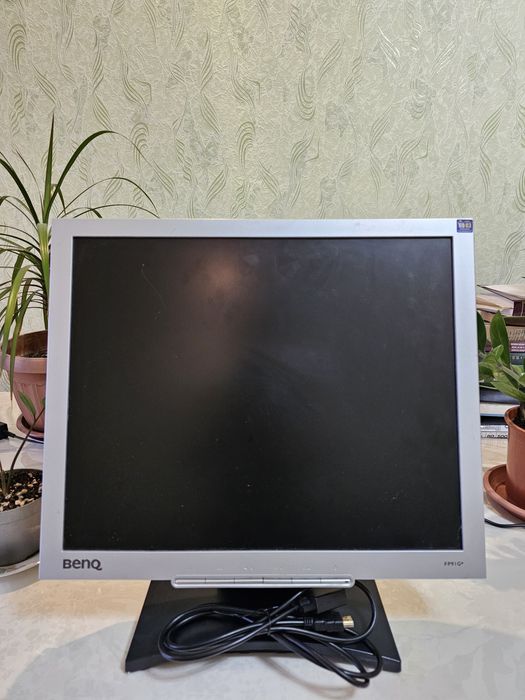Продам монитор benq