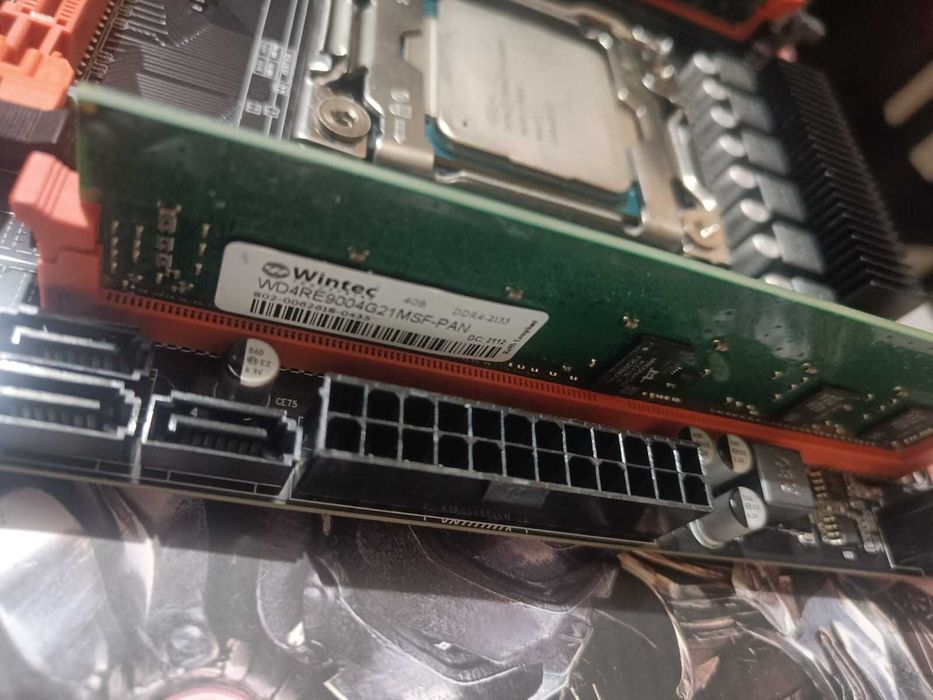 Kit PC Intel 6Core/12Threads 2.4-3.2Ghz 17Mb Cache, 8GB DDR4 NOU TOP