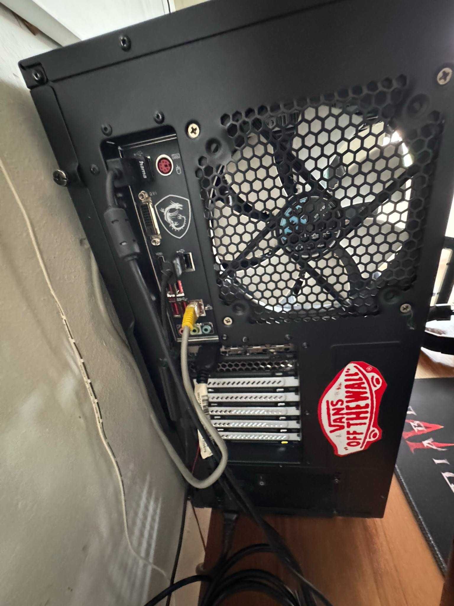 Геймърски компютър / Gaming Desktop PC Ryzen 7 2700X NVIDIA 3070 Ti