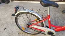 Vând bicicleta pentru fetele 8-10 ani