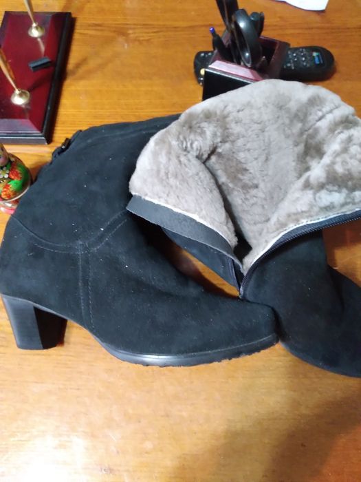 Продам  сапоги замшивые