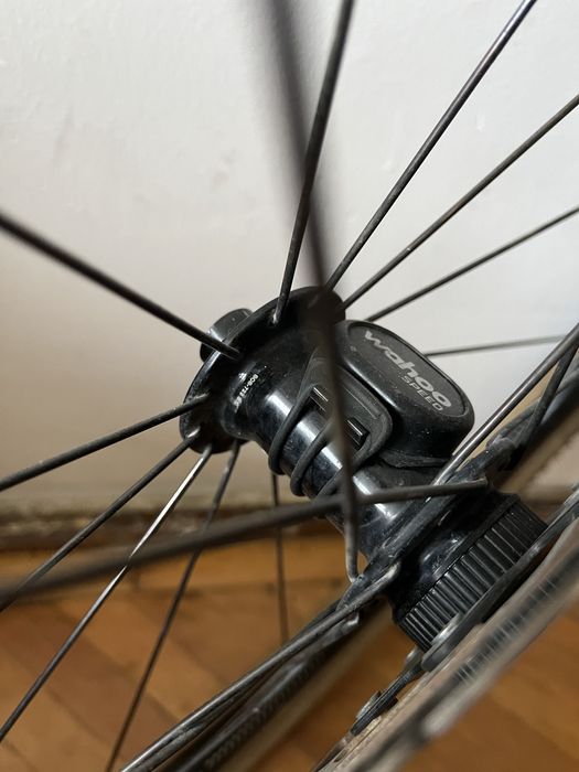 Dt swiss 470db roti gravel