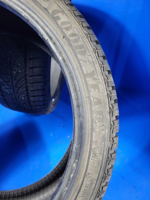 Vand 2 anvelope 225 40 18 m+s Goodyear Ultragrip 8 MO - foarte bune