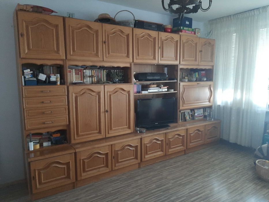 De vanzare bibloteca 8 corpuri.