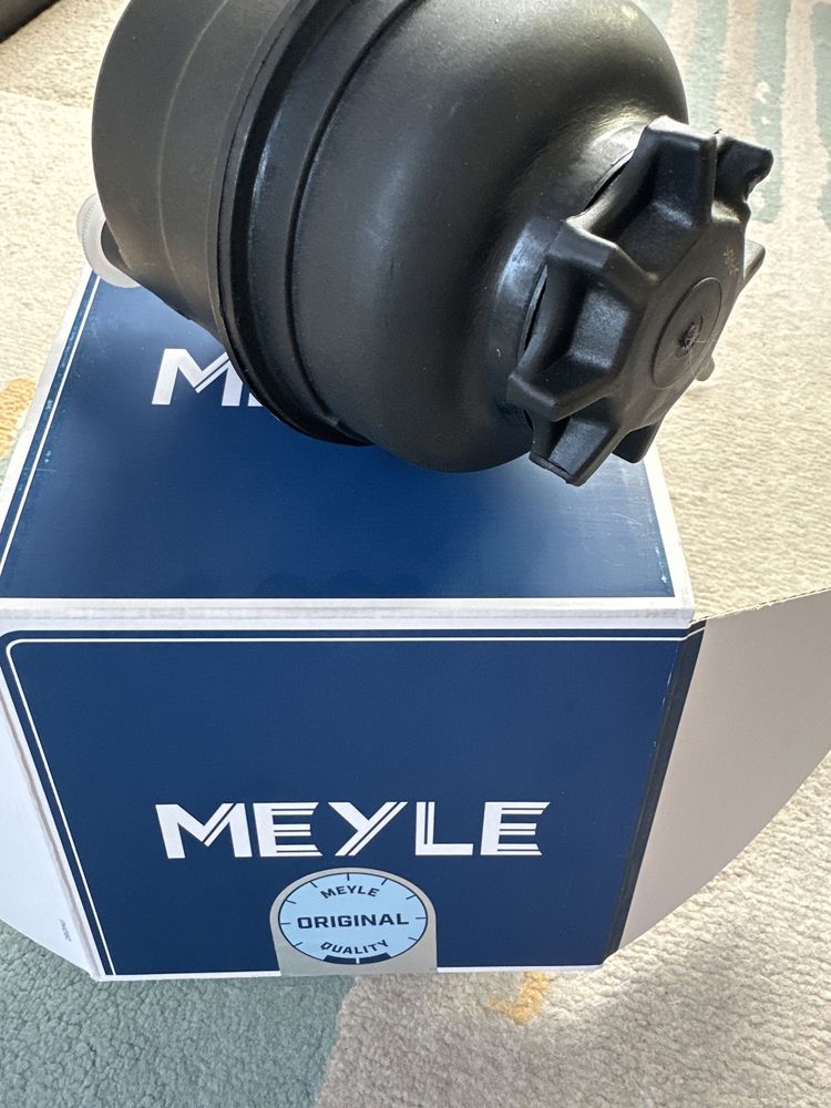 Meyle - казанче за хидравлична течност