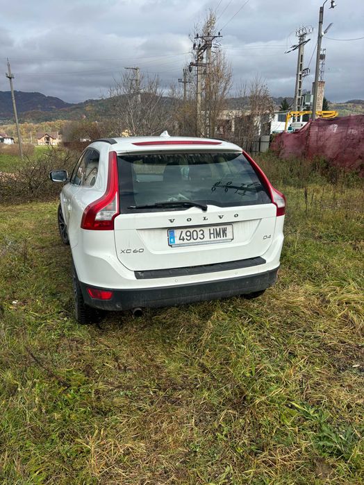 Volvo XC60. 2.0 L Diesel. 2013