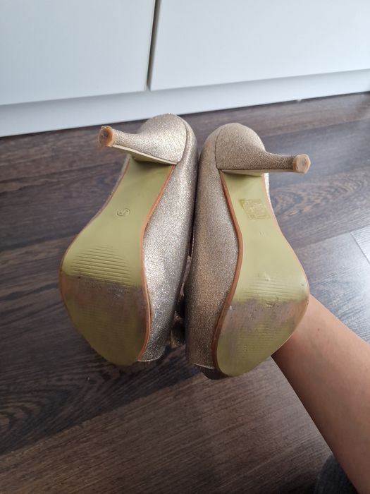 Pantofi cu sclipici marimea 37
