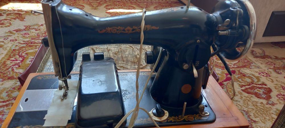 Aparat de cusut URSS