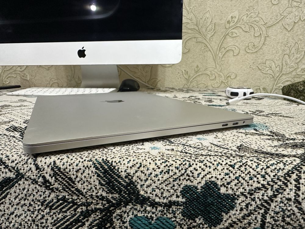 Macbook Pro 2018 15 inch Amd Rodeon 560