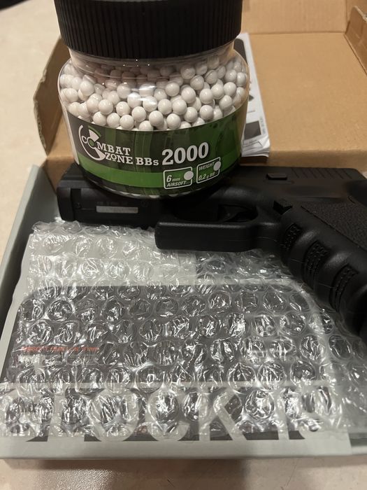 Airsoft пистолет Glock 19