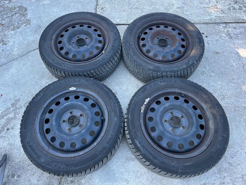 Джанти със зимни гуми 205/55/16 с грайфер 8.82мм. от Хюндай/Hyundai!