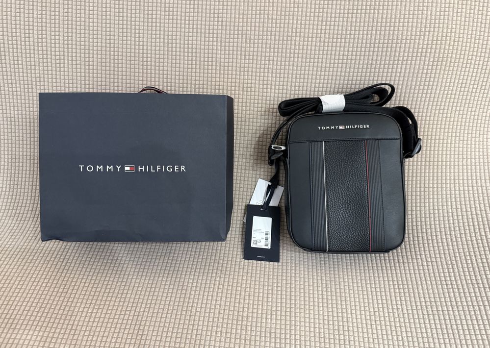 Чанта през рамо Tommy Hilfiger Foundation
