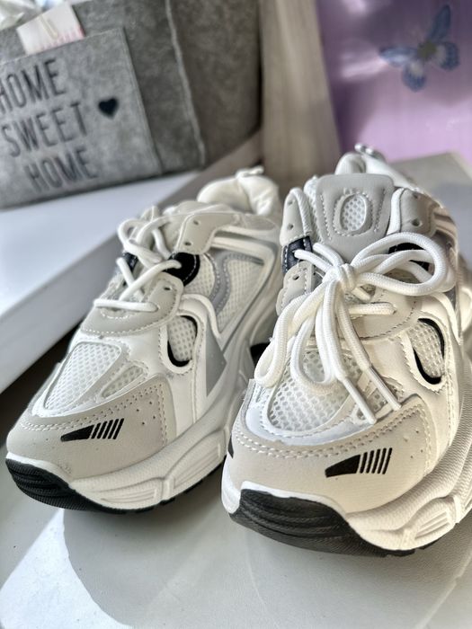 Новые кроссовки для зала