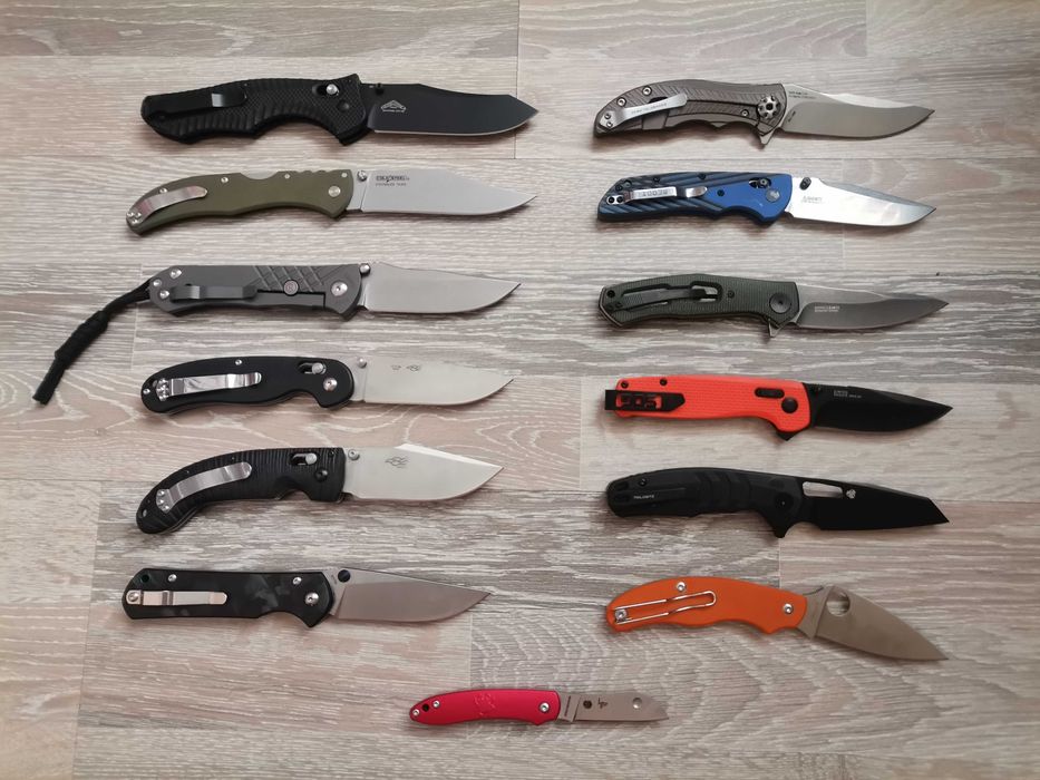 Сгъваеми ножове, мултитулове и фенери, част от колекция