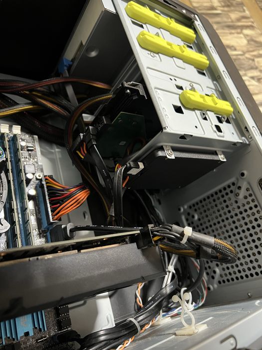 Геймърски Компютър / i5 2500k / 8GB Ram / GTX 1060 / SSD