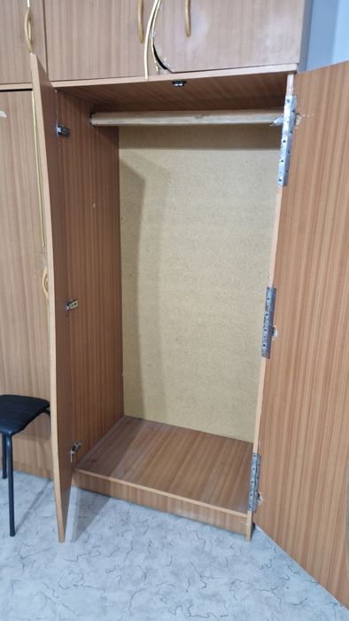 Продаётся шкаф из ДСП для спальни