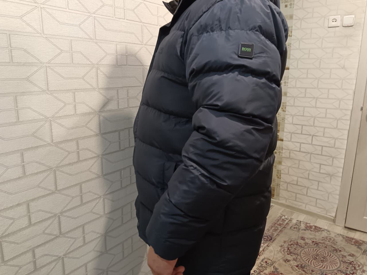 Продам зимний куртку отличном состоянии  бошовски покупал за 70 десят