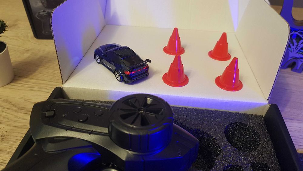 Masinuta cu telecomanda de birou marime 1:64, 2.4GHz Culoare ALBASTRA