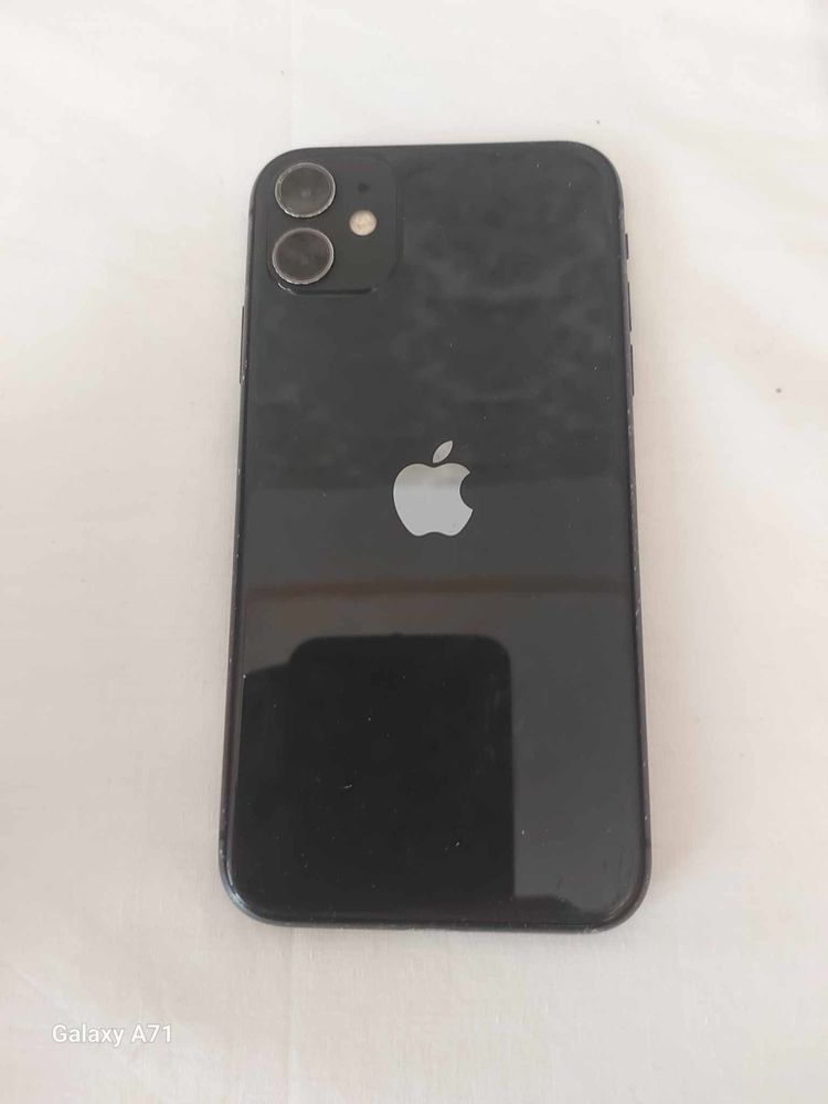 Vand iPhone 11 in stare perfecta